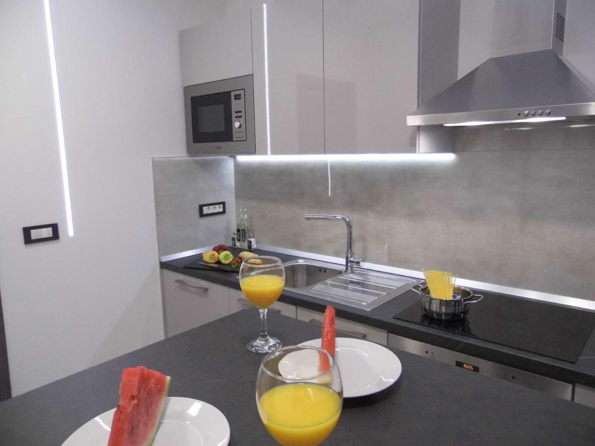 Batcave Apartment Пула Екстериор снимка